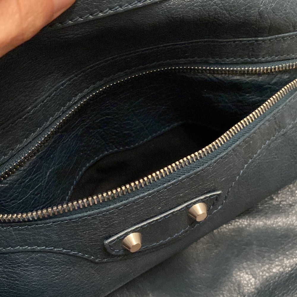 Authentic Balenciaga crossbody satchel NWOT - Picture 6 of 10